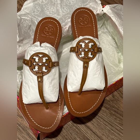 NIB Tory Burch Mini Miller Leather Thong - Picture 1 of 4